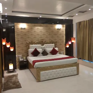 Signature Grand *** New Delhi